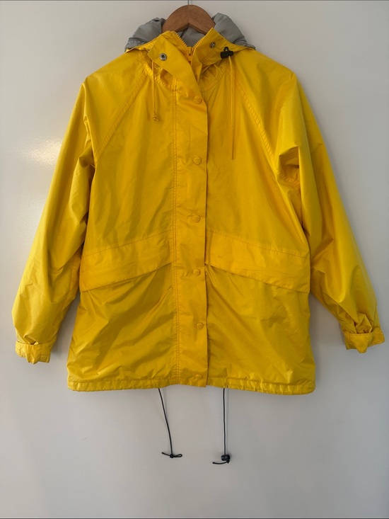 L.L. Bean Jackets & Blazers - Vintage LL Bean Stowaway Jacket Yellow Nylon Hooded Raincoat Women’s Large USA